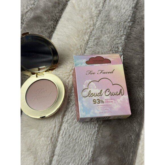 Too Faced Cloud Crush Blurring Blush- VELVET CRUSH- .17oz- New in box - Picture 1 of 5